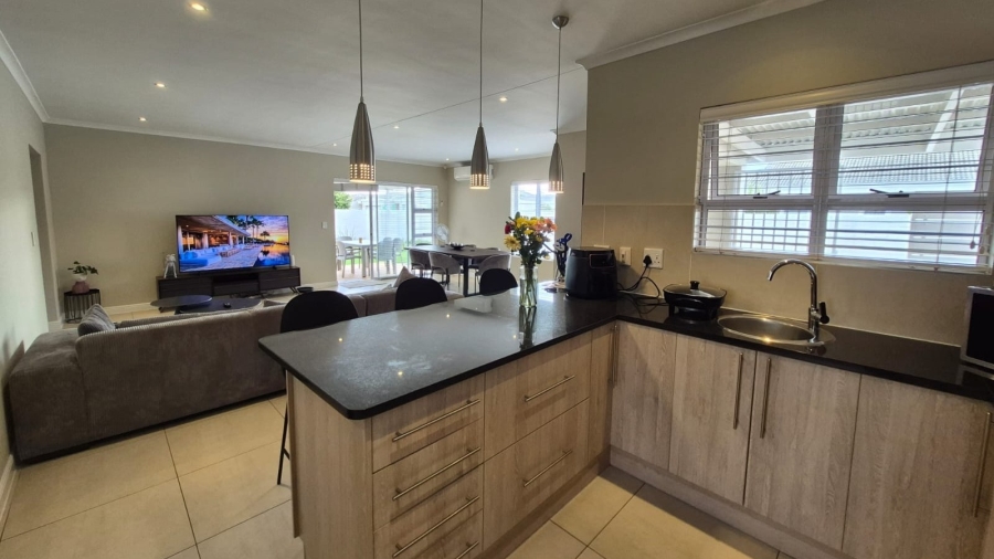 3 Bedroom Property for Sale in Sunningdale Western Cape